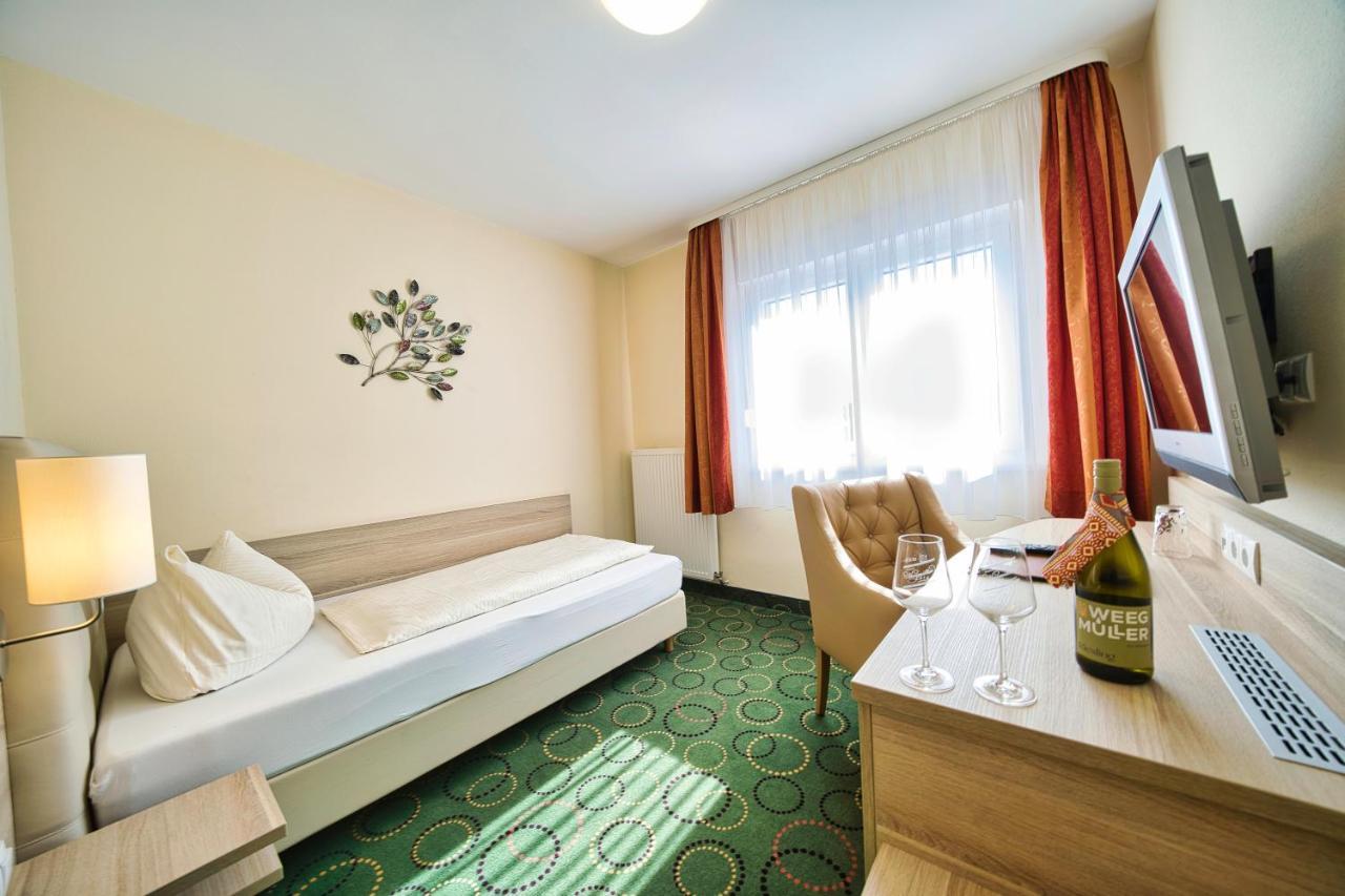 Hotel Tenner Neustadt an der Weinstraße Dış mekan fotoğraf
