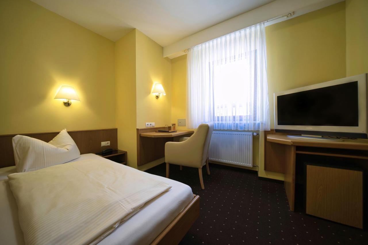 Hotel Tenner Neustadt an der Weinstraße Dış mekan fotoğraf