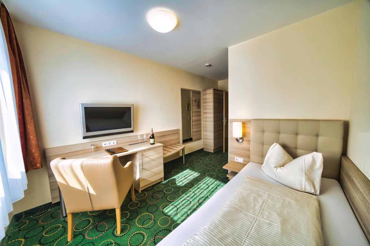 Hotel Tenner Neustadt an der Weinstraße Dış mekan fotoğraf