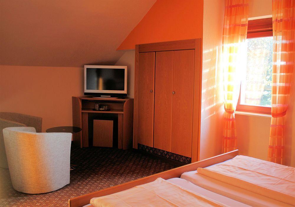 Hotel Tenner Neustadt an der Weinstraße Dış mekan fotoğraf