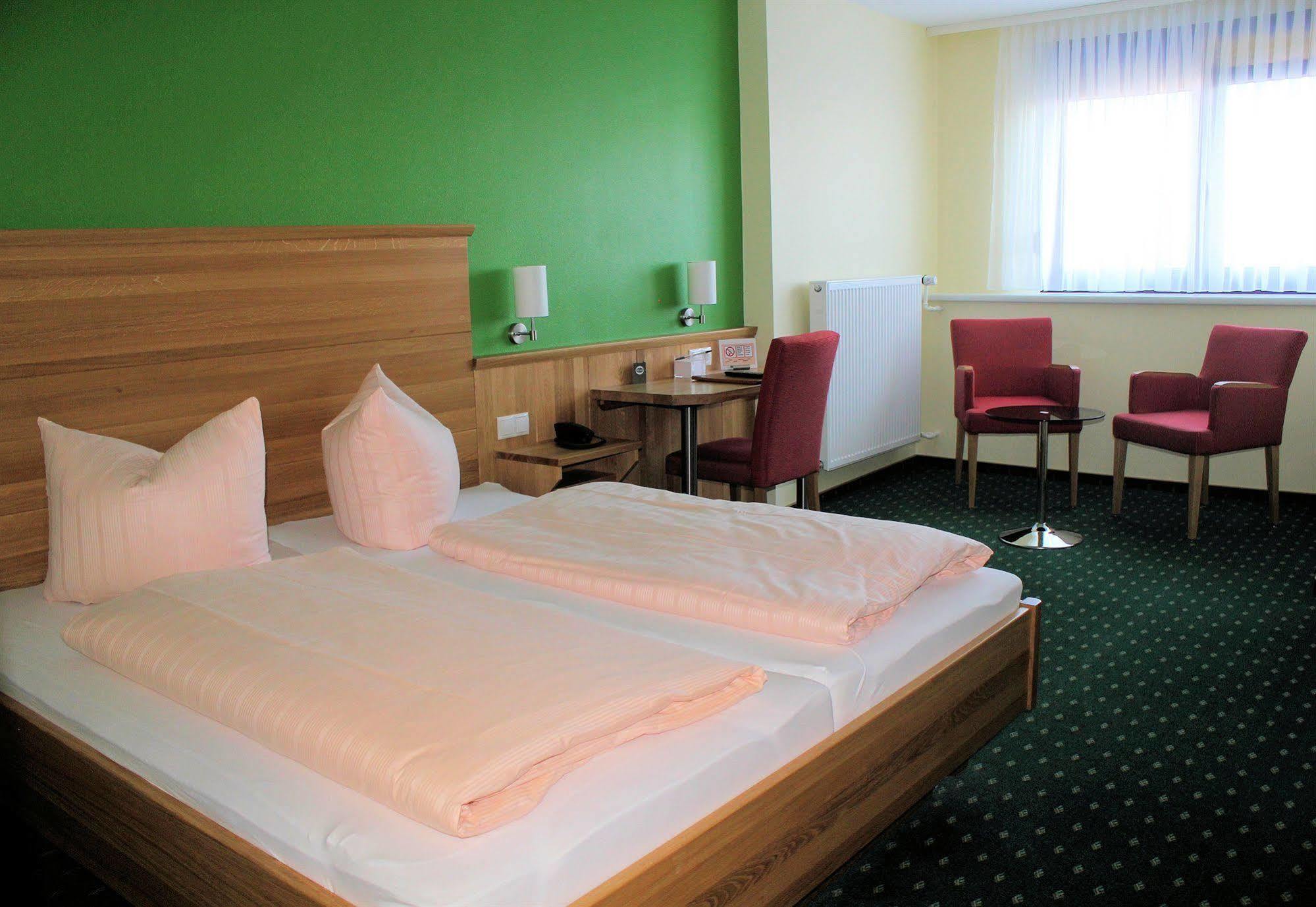 Hotel Tenner Neustadt an der Weinstraße Dış mekan fotoğraf