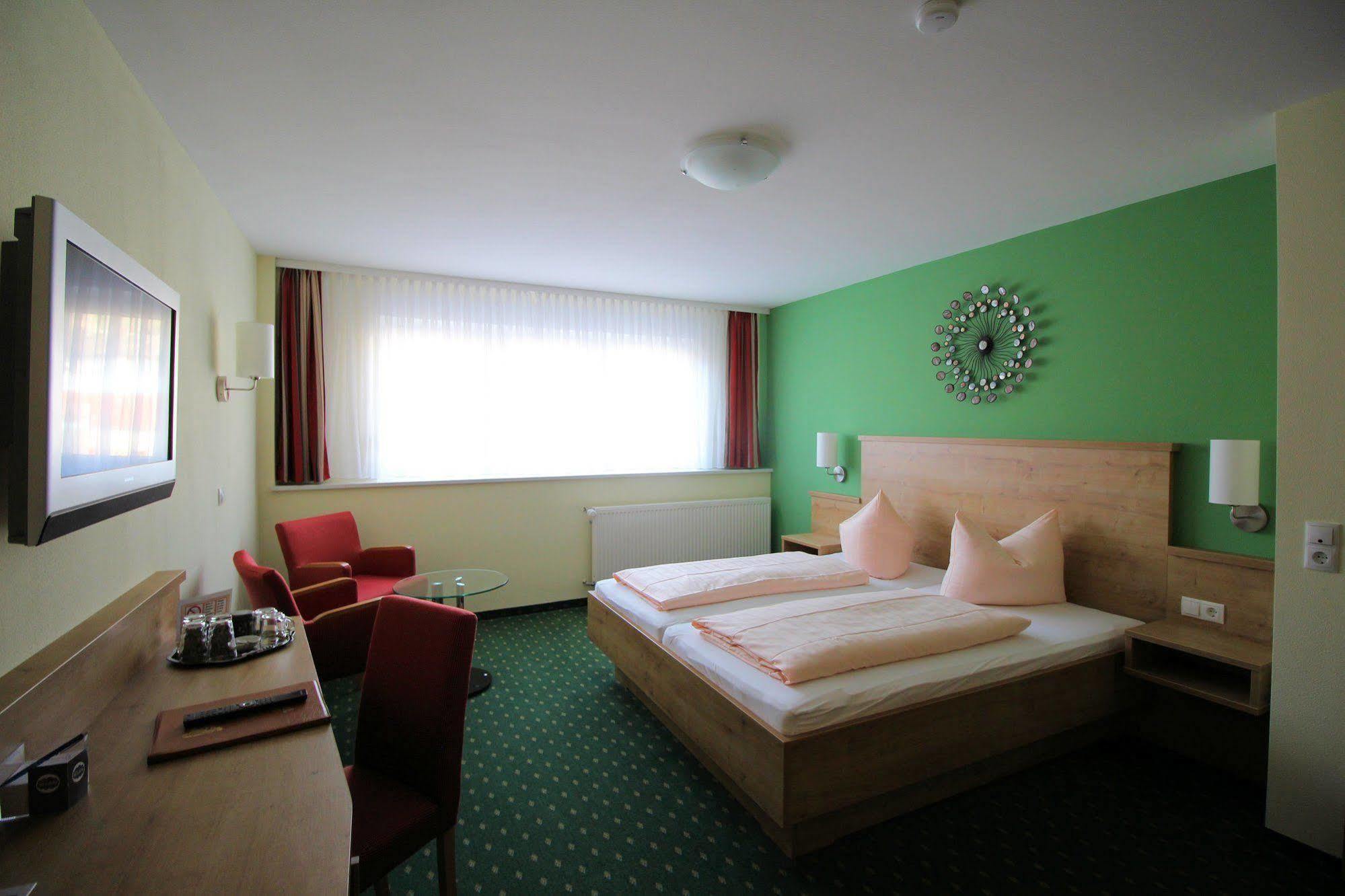 Hotel Tenner Neustadt an der Weinstraße Dış mekan fotoğraf